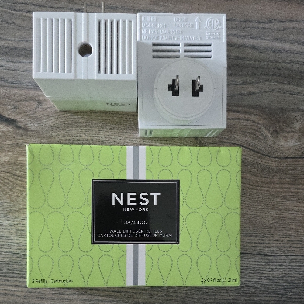 NEST Fragrances White and Green Wall Diffuser Set